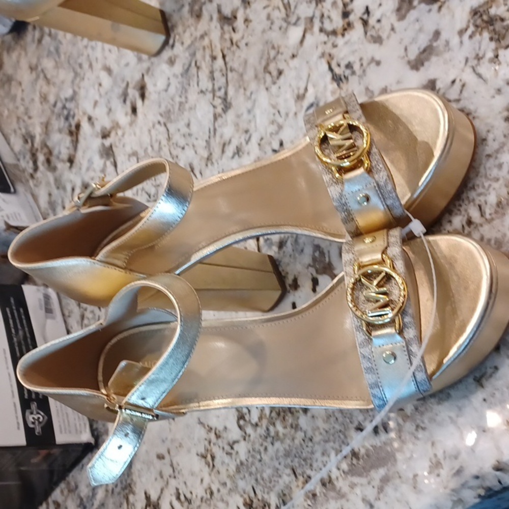 MICHAEL KORS RORY Gold Platform Dressy Open Toe Sandals SZ 10 - Picture 7 of 16